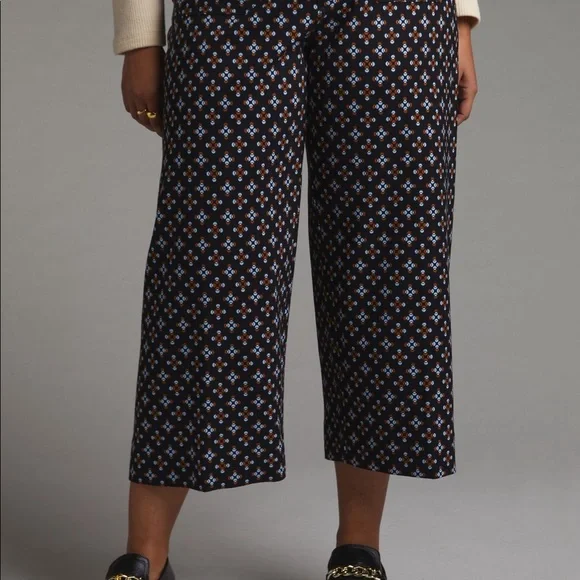 🌸ANTHROPOLOGIE MAEVE PONTE CROPPED PANTS🌸 - Picture 2 of 8